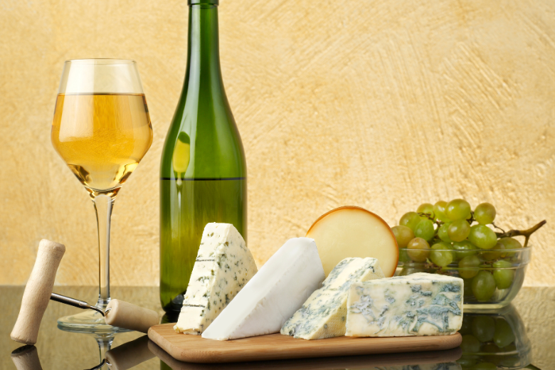 White wine and cheese